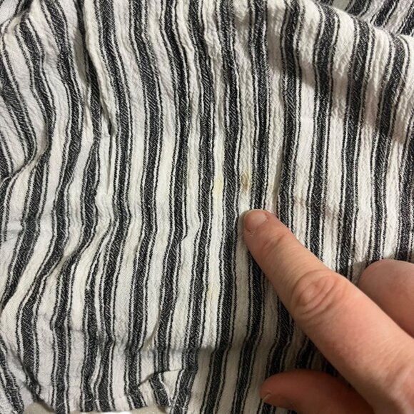 Vici blouse women's L gray white striped loose fit adjustable sleeve button down - Picture 9 of 10